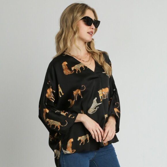 Umgee High-Low Satin Animal Print V-Neck Blouse Leopard on Black - Picture 1 of 3